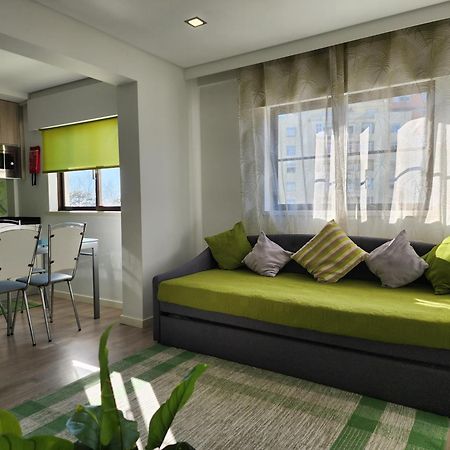 Ria Center Apartment - Left Faro Bagian luar foto