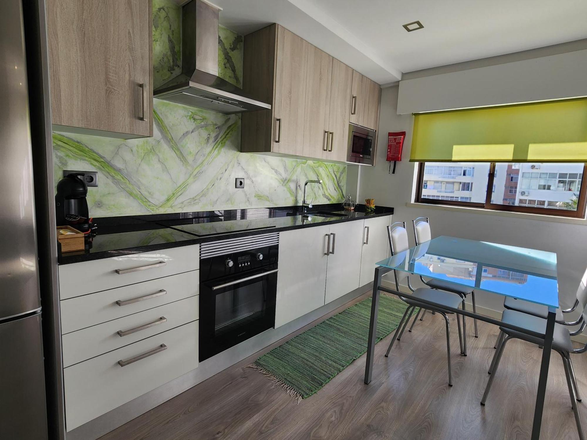 Ria Center Apartment - Left Faro Bagian luar foto